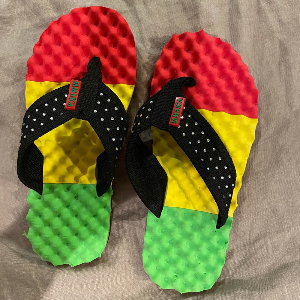 Super cute flip flops
